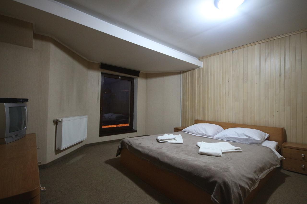 Tranzyt Motel Yablunytsya Exterior foto